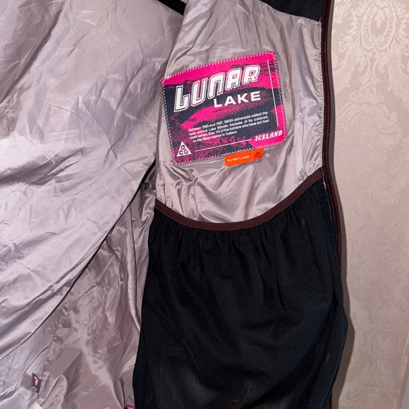 Nike ACG Maroon Puffer Jacket - Picture 11 of 15